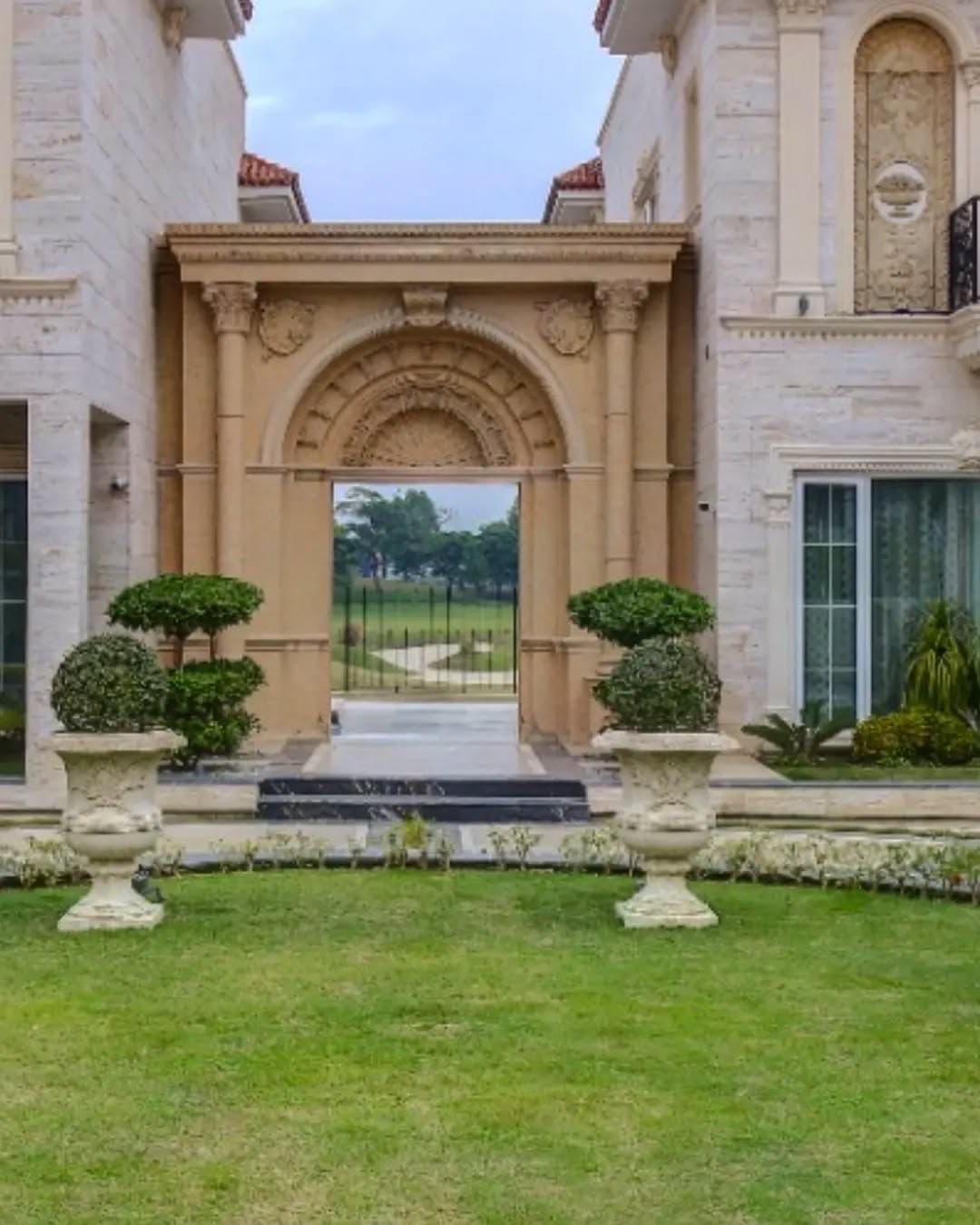 Classical columns and entrance: Far From the madding crowd