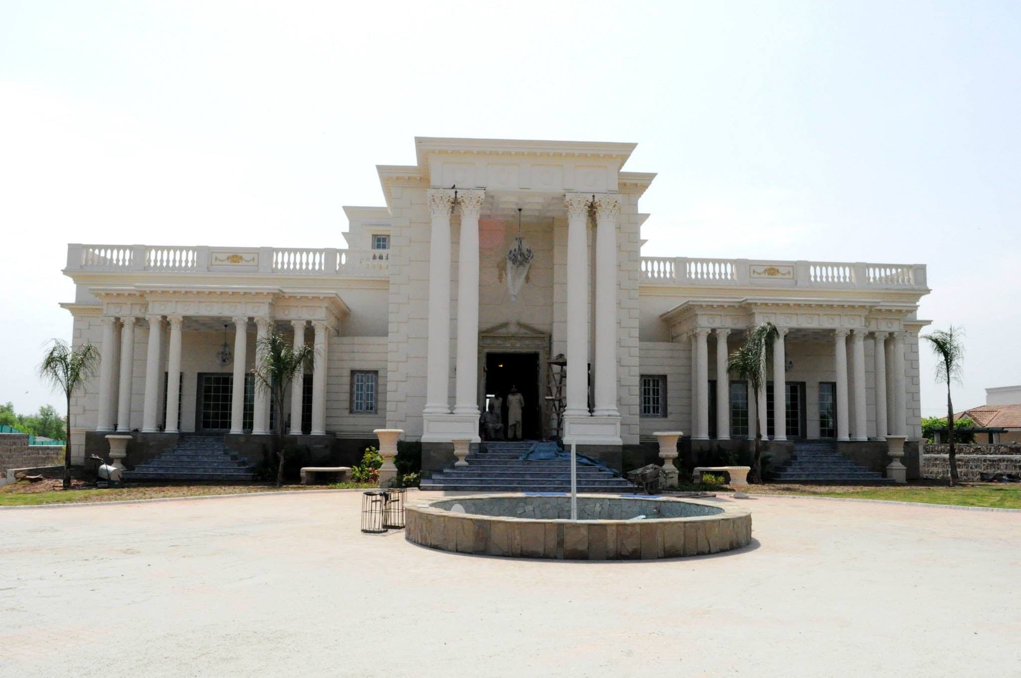 Classical facade ornament