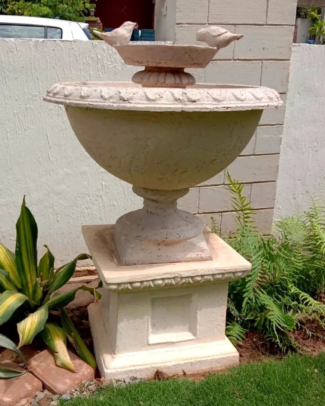 Stone garden piece: Bird Feeder