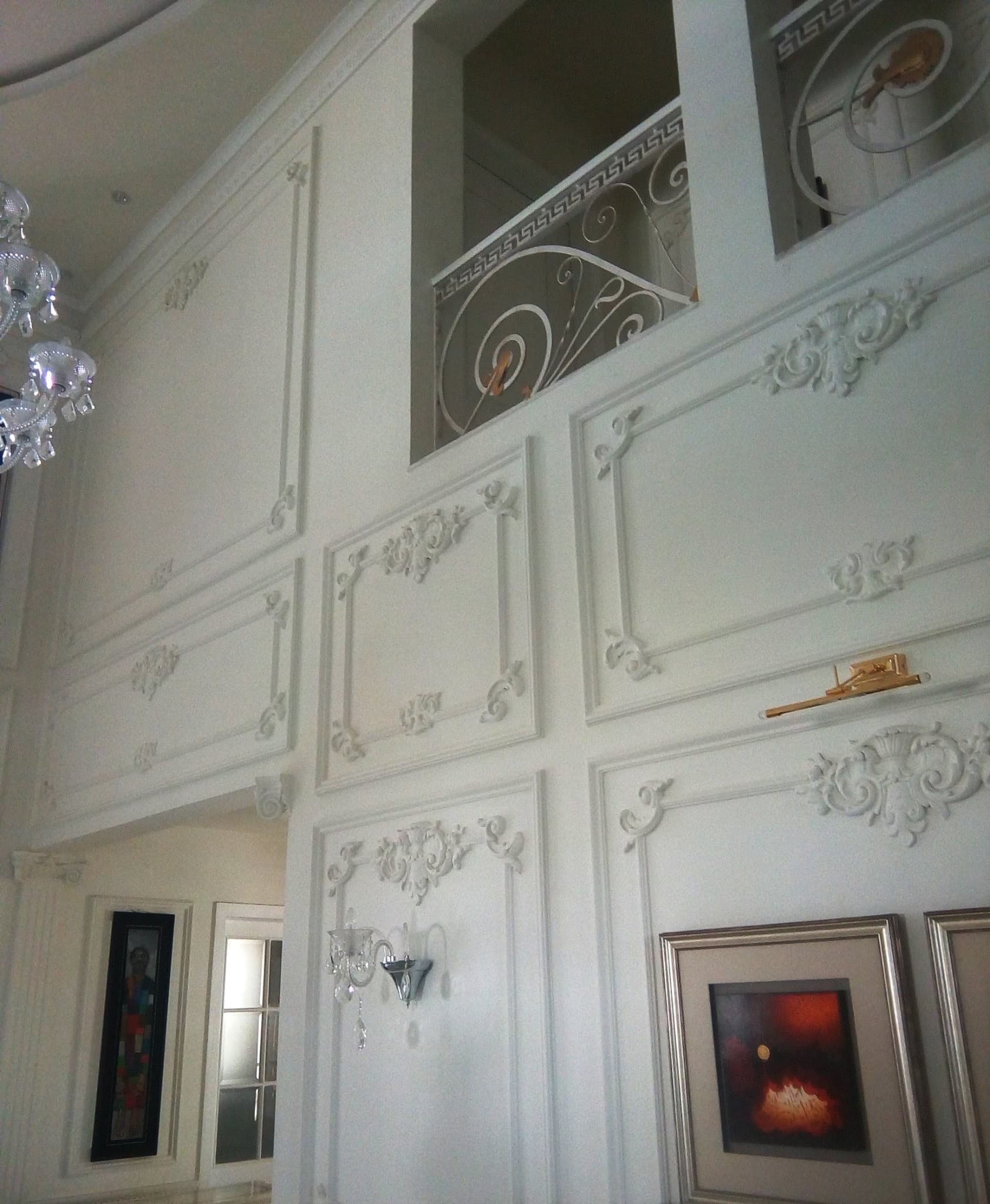 Plaster interior ornament