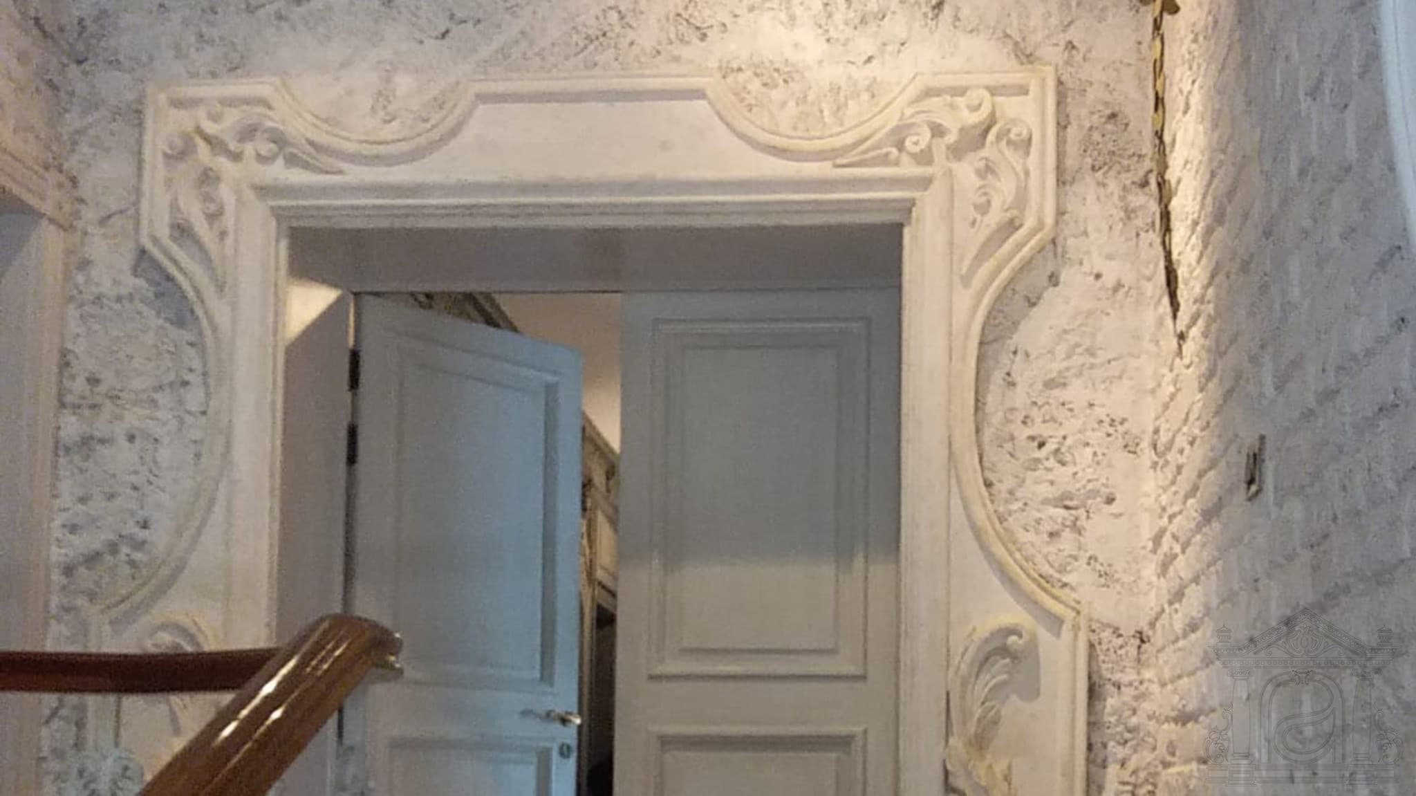 Plaster interior ornament
