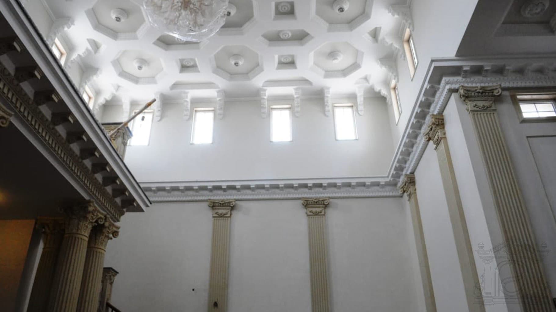 Plaster interior ornament