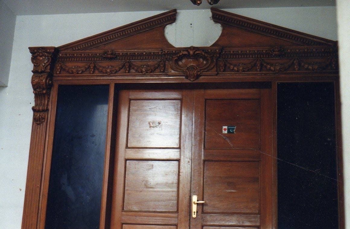 Plaster interior ornament