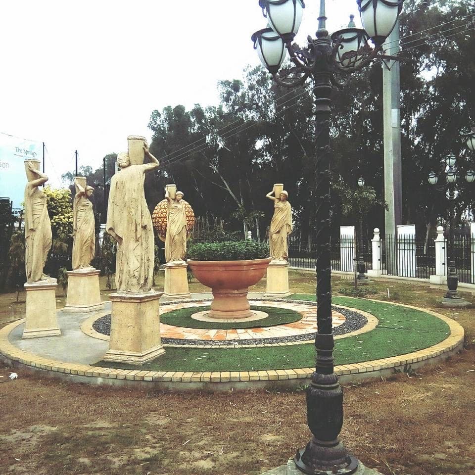 Sculpture by Shahid Hussain: Mobile uploads
